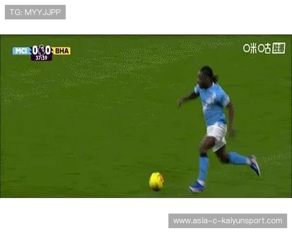 关键“破门瞬间”:足球场上的“点球大神”!