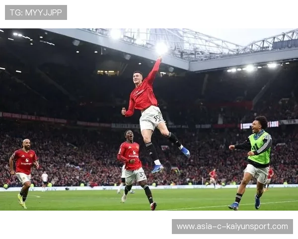 曼联全力备战,锋线新星谢什科继续闪耀